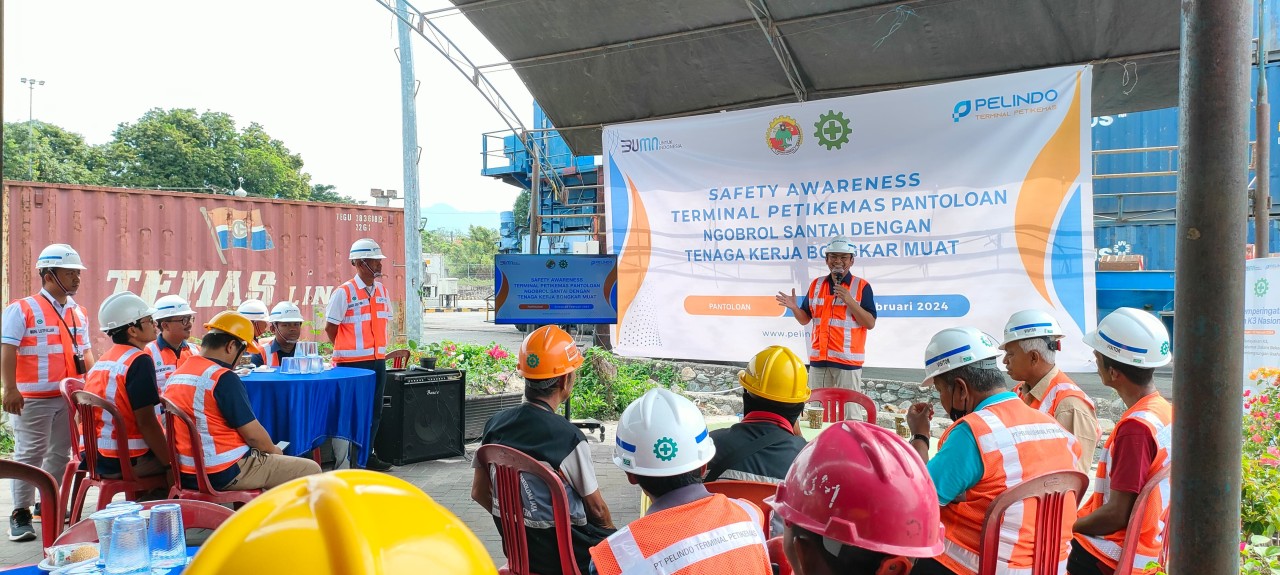 Suasana Ngobras TKBM TPK Pantoloan . (Foto-foto: Humas Pelindo Terminal Petikemas)
