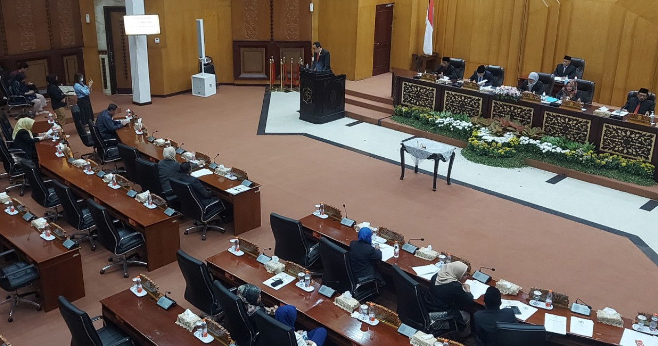 Ruang Paripurna DPRD Surabaya di Jalan Yos Sudarso (foto: Ni'am Kurniawan/jatimnow.com)