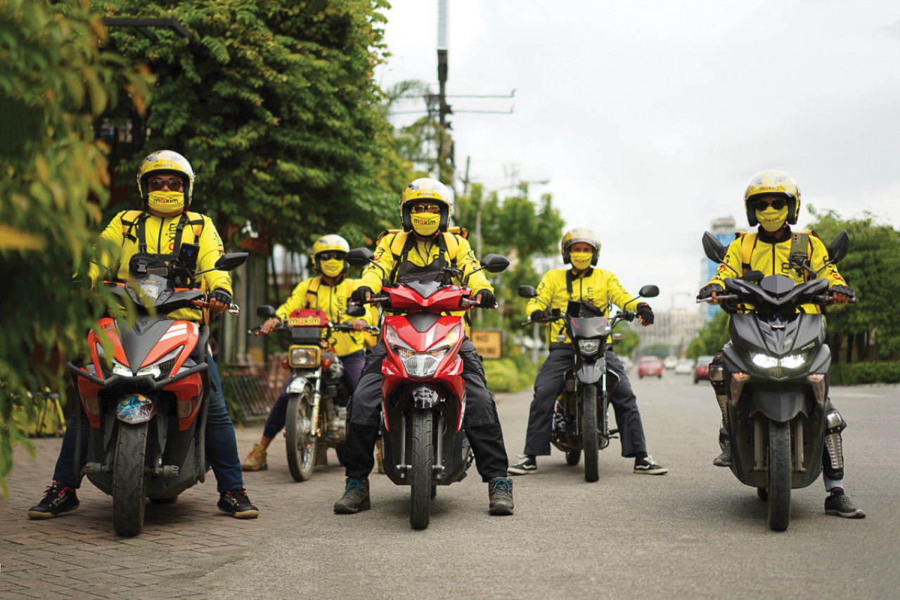 Driver Berjaket Kuning Siap Layani Transportasi Warga Pacitan