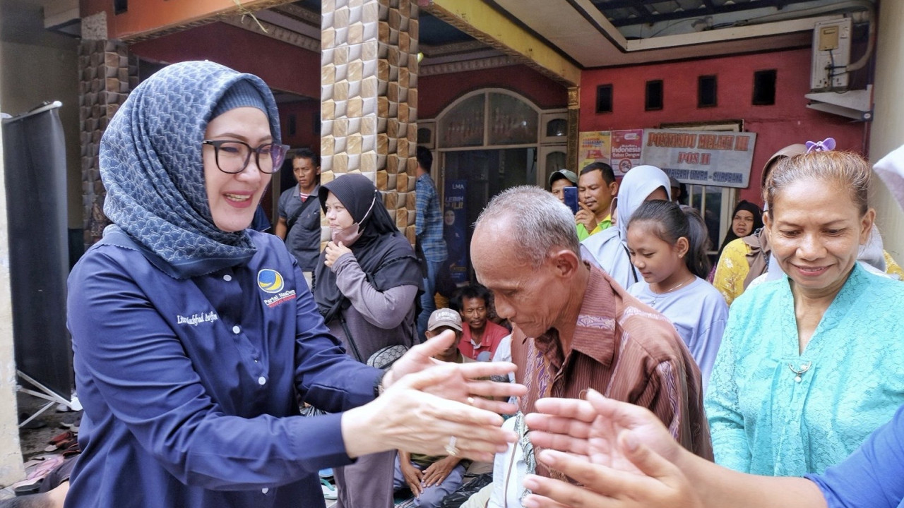 Lita Machfud Arifin saat turun menyapa masyarakat di Dapil Jatim 1. (Foto: Tim LMA for jatimnow.com)