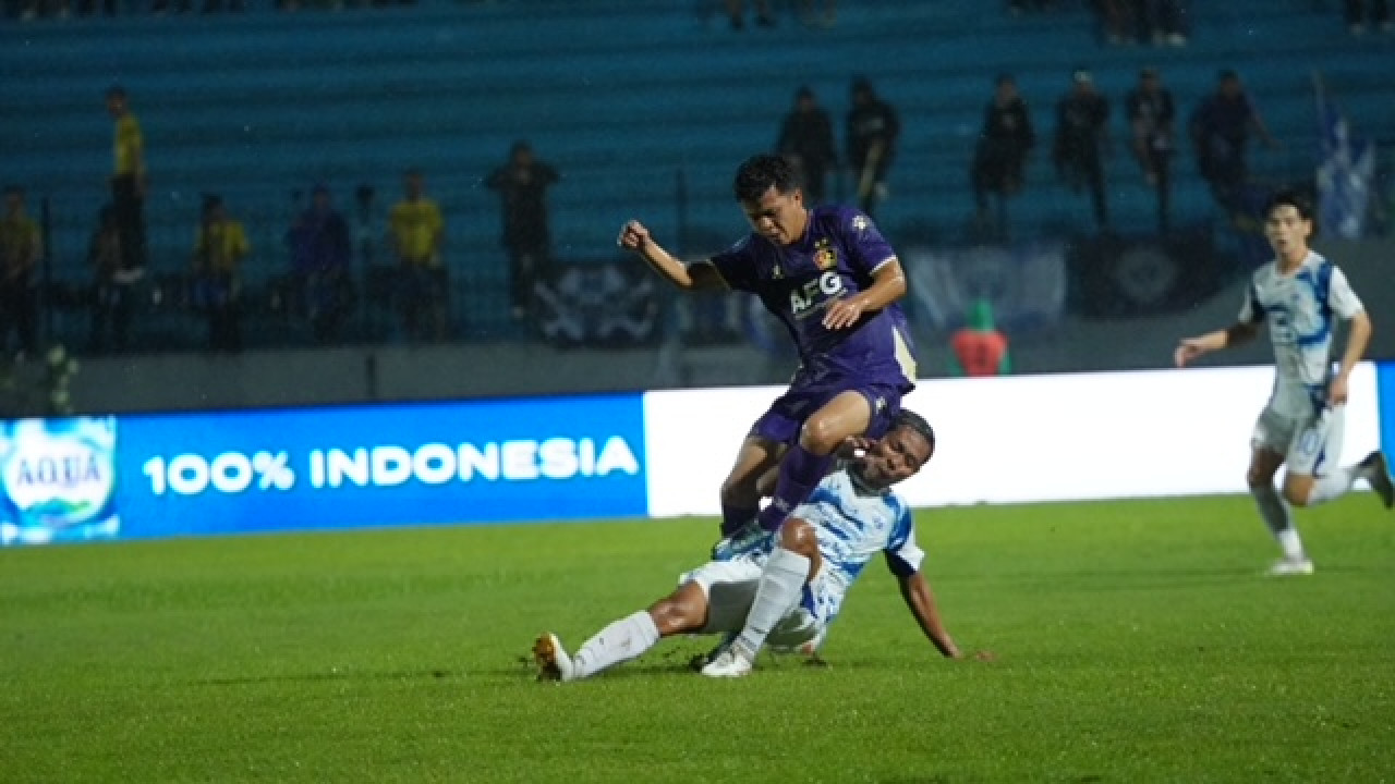 Pertarungan Persik Kediri melawan PSIS Semarang. (Foto: Persik Kediri/jatimnow.com)