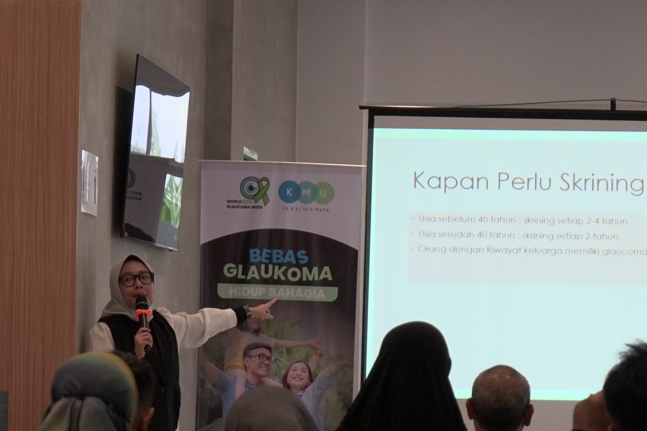 dr. Dianti Ayu disela kegiatan peningkatan wawasan terkait glaukoma. (Foto: Adyad Ammy Iffansah/jatimnow.com)