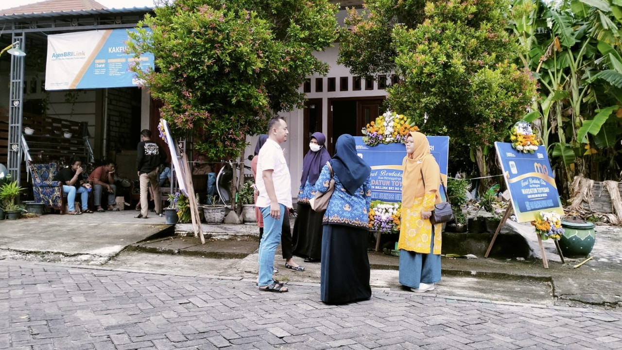 Suasana rumah korban perampokam sadis di Gresik. (Foto: Adyad Ammy Iffansah/jatimnow.com)