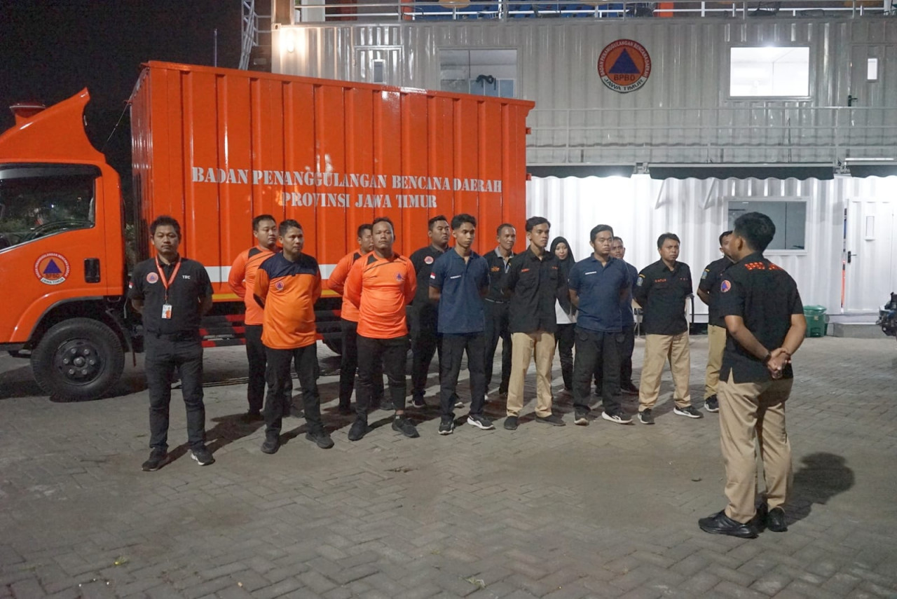 Personel BPBD Jatim saat apel siaga sebelum berangkat ke Bawean (Foto: Humas Pemprov Jatim for jatimnow.com)
