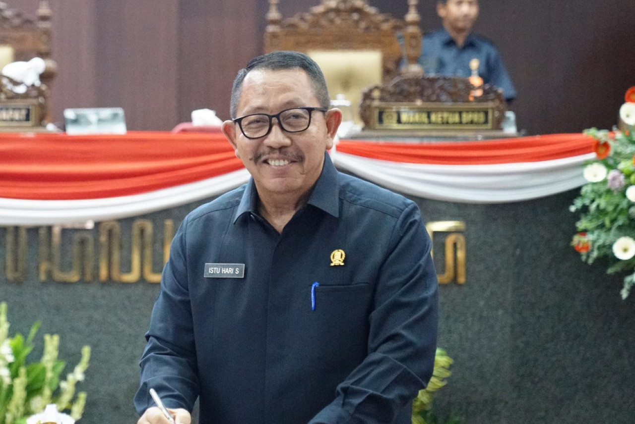 Wakil Ketua DPRD Jatim, Mayjen TNI (Purn) Istu Hari Subagio . (Foto: Humas DPRD Jatim)