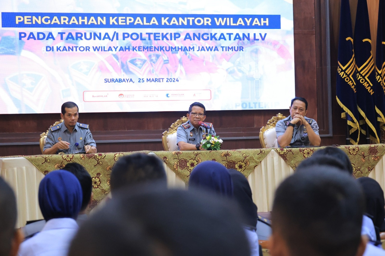Para Taruna Poltekip mendapat pengarahan dari Kakanwil Kemenkumhan Jatim(Foto: Humas Kemenkumham Jatim for jatimnow.com))