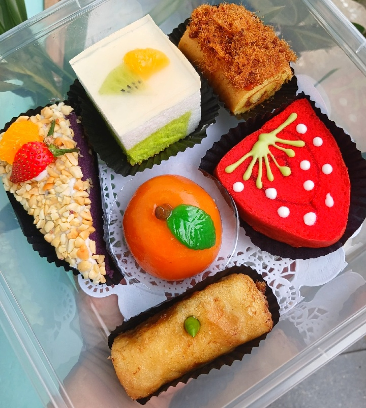 Kue basah cantik bahan premium buatan Amalia Fathia. (Foto:  Amalia Fathia for jatimnow.com).