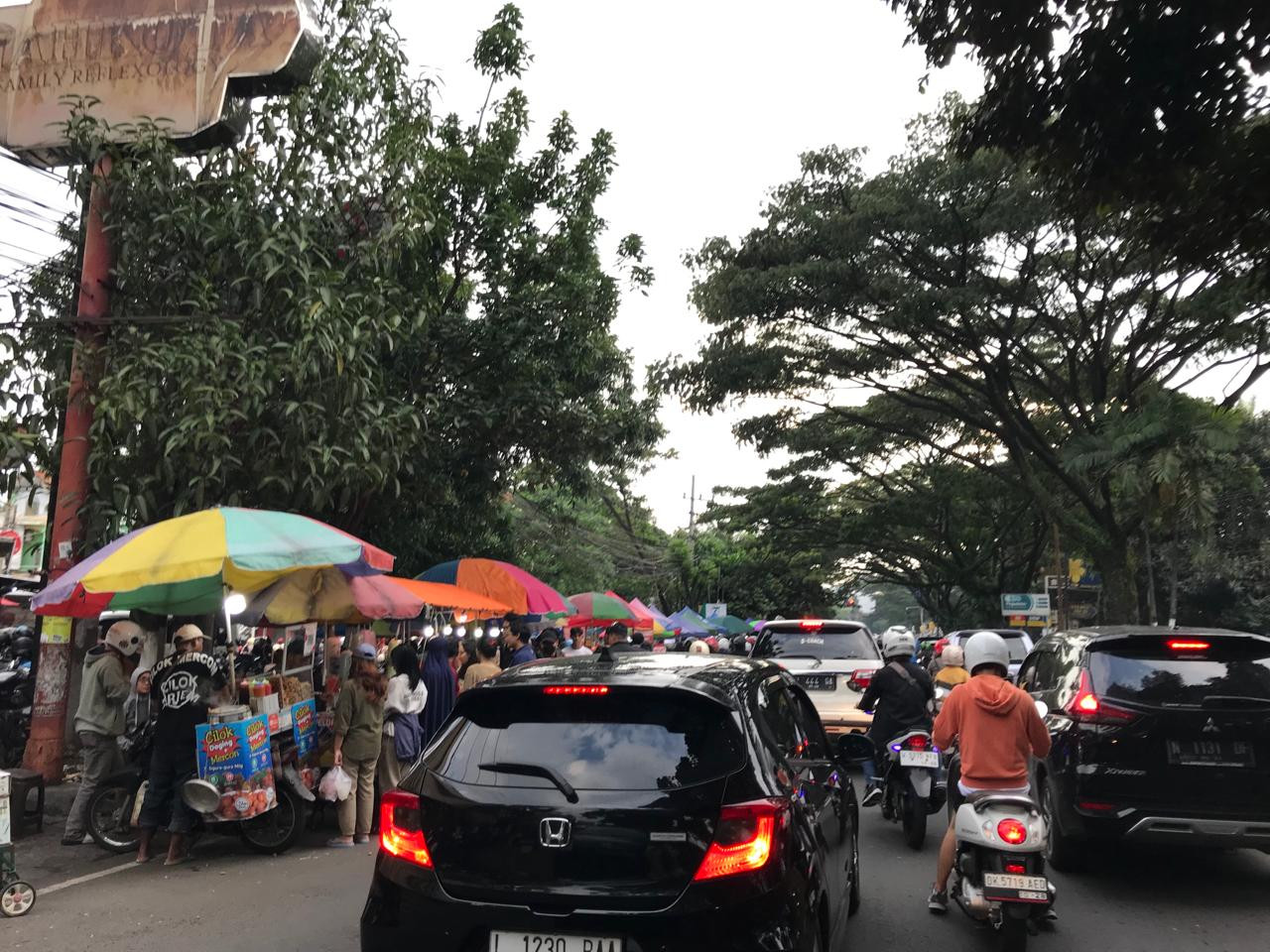 Pasar Takjil di Jalan Soekarno Hatta, Kota Malang beberapa waktu lalu. (Foto: Gerhana/jatimnow.com)