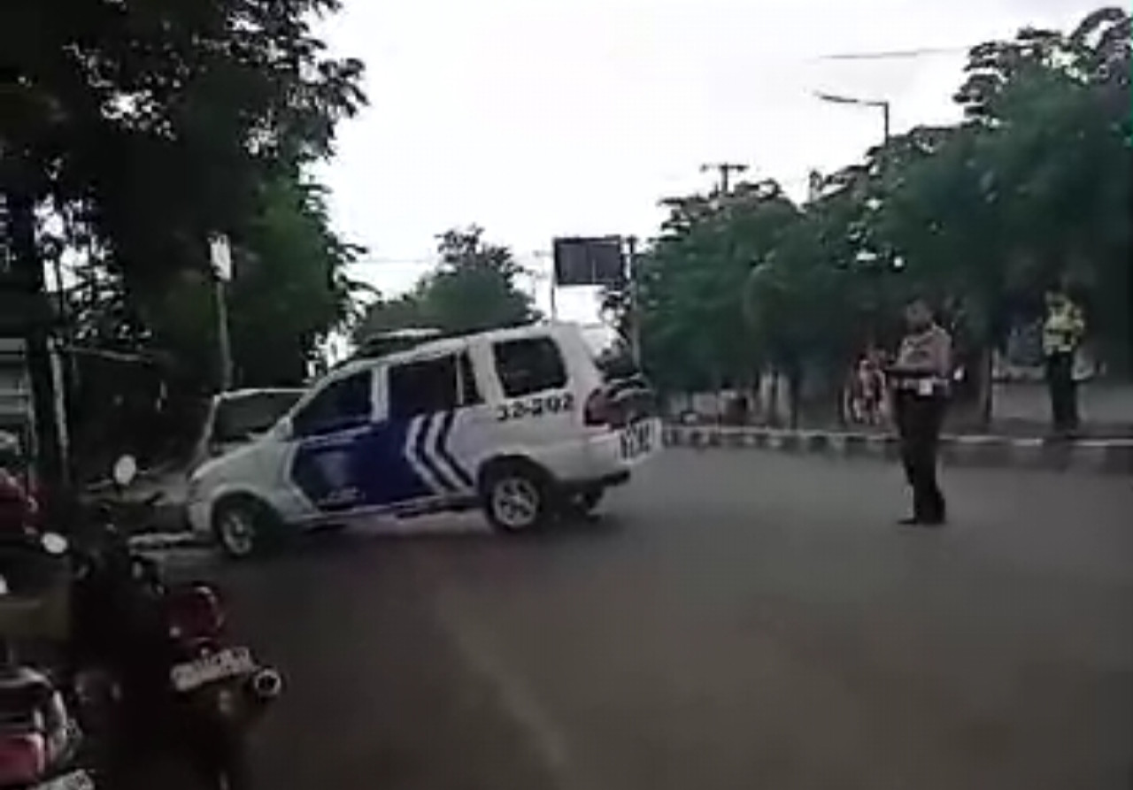 Tangkapan layar suasana pasca-ledakan di Markas Brimob Jalan Gresik nomor 39 Surabaya.