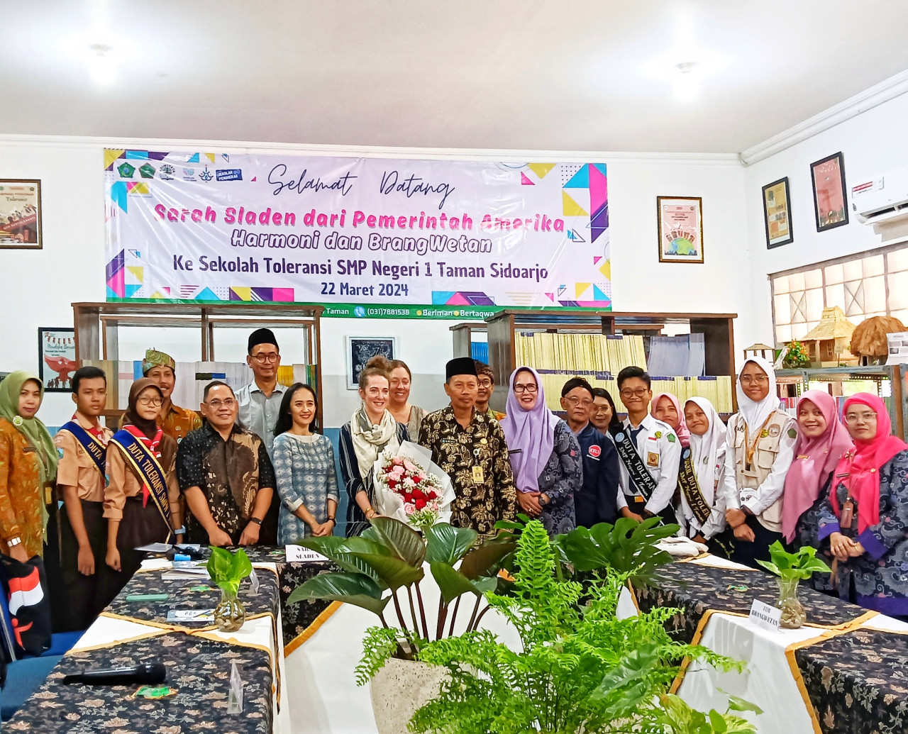 USAID Bahas Toleransi dengan Pelajar SMPN 1 Taman Sidoarjo