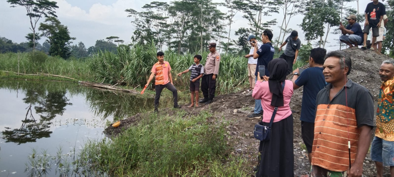 Polisi saat melakukan olah TKP di lokasi kejadian. (Foto: Polres Tulungagung)