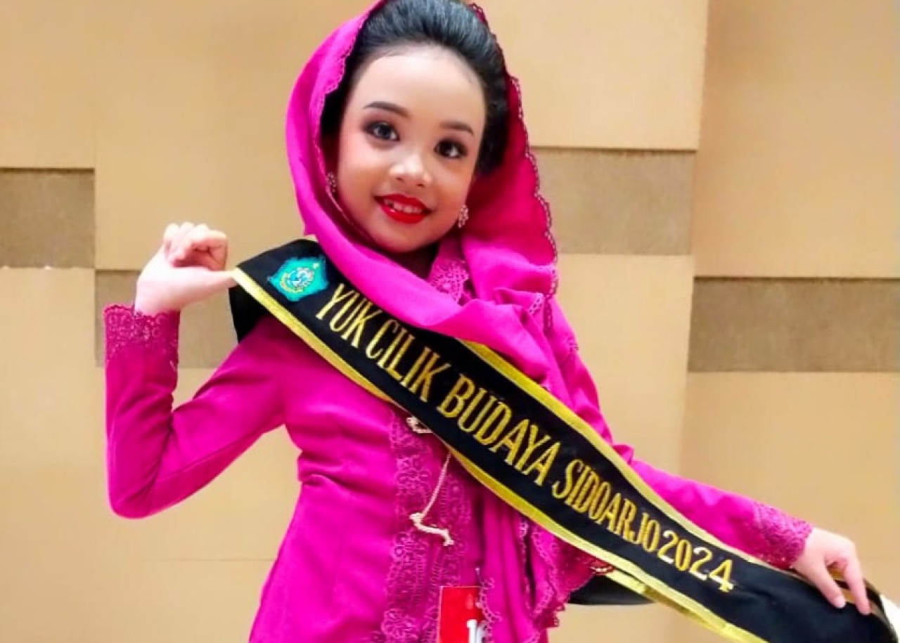 Ni Made Khezia Maharani saat dinobatkan sebagai Yuk Cilik Budaya Sidoarjo 2024 oleh Dinas Pemuda Olahraga Kebudayaan dan Pariwisata. (Foto: Ni Made Khezia Maharani for jatimnow.com).