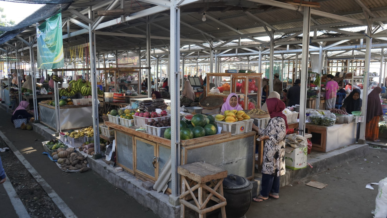 Aktivitas di Tempat Penampungan Pedagang Sementara (TPPS) Pasar Ngadiluwih. (Foto: Pemkab Kediri/jatimnow.com)