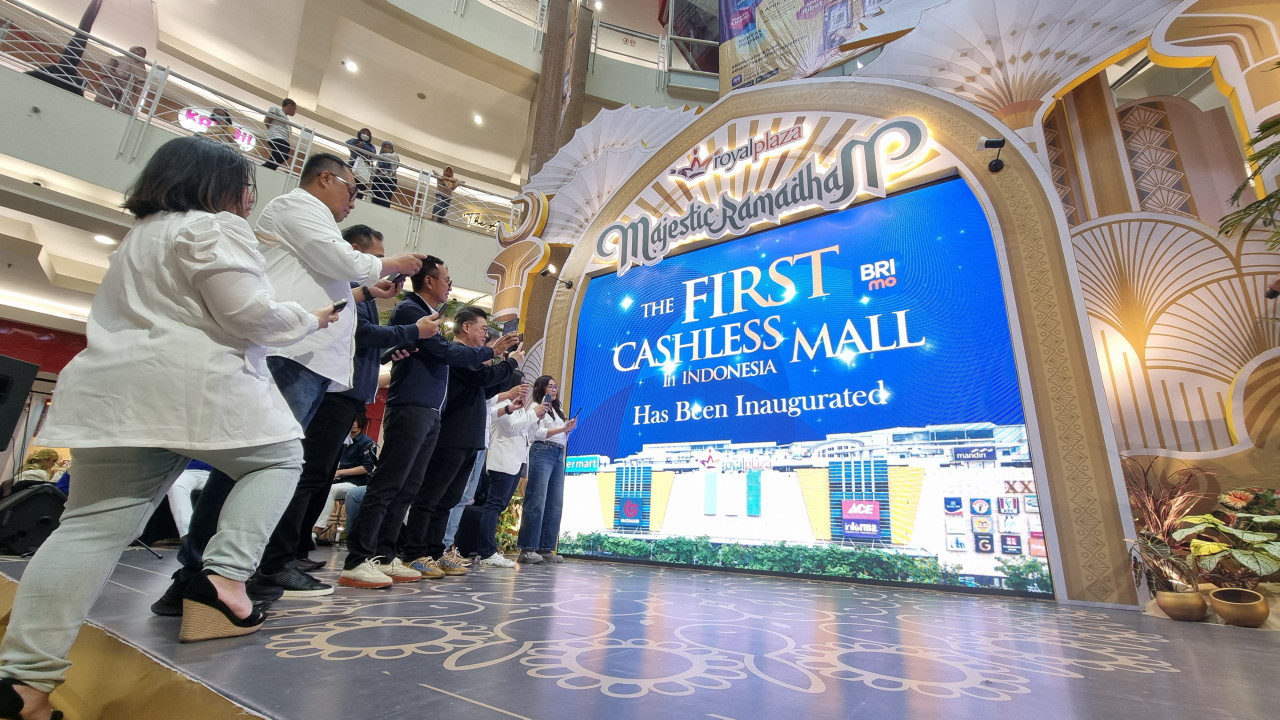 Launching program The First Cashless Mall in Indonesia di Royal Plaza Surabaya (Foto-foto: Ni'am Kurniawan/jatimnow.com)