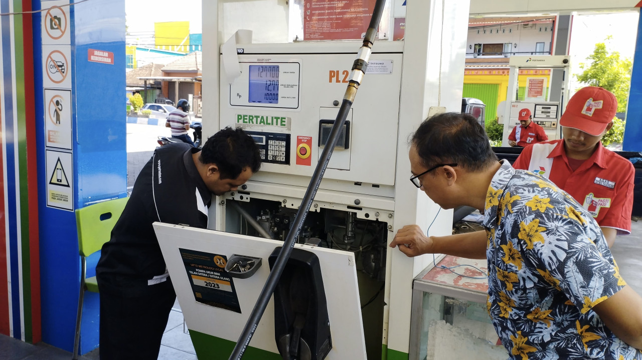 Pengecekan SPBU di Ponorogo. (Foto: Polres Ponorogo/jatimnow.com)