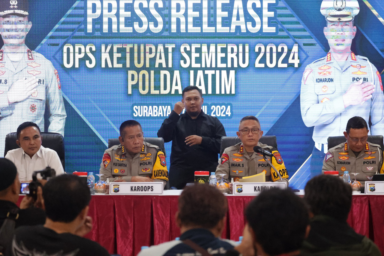 Kapolda Jatim Irjen Pol Imam Sugianto saat menyampaikan rilis di Polda Jatim. (Foto: Polda Jatim/jatimnow.com)