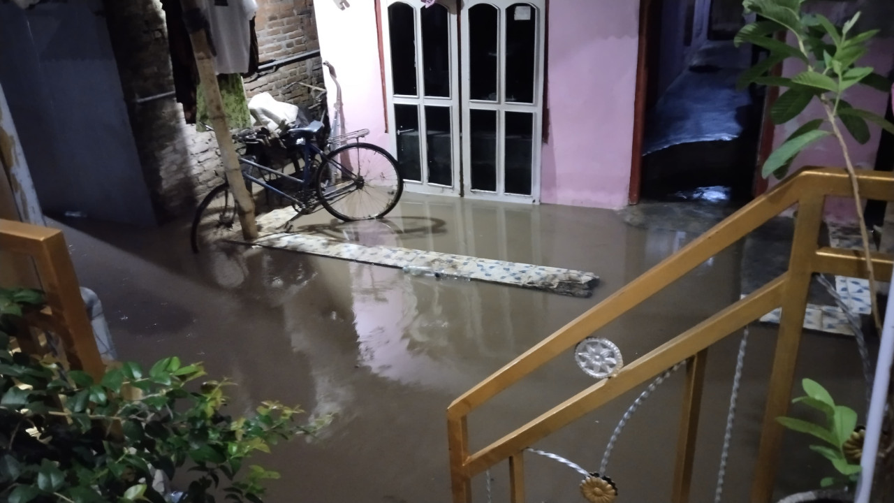 Banjir Melanda Kabupaten Pasuruan, Sebagian Warga Mengungsi