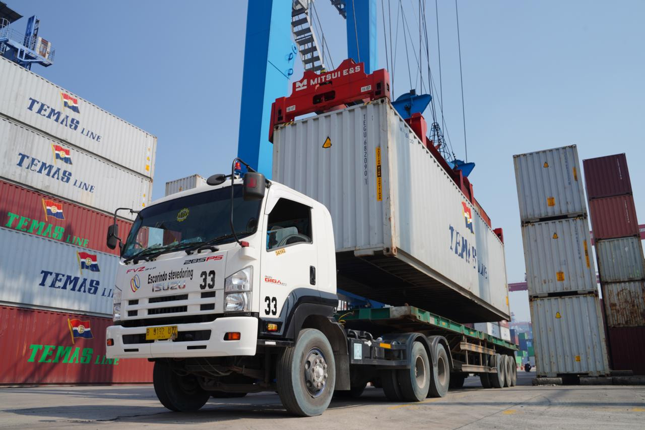 Aktivitas di Pelabuhan Tanjung Priok. (Foto: Pelindo Terminal Petikemas)