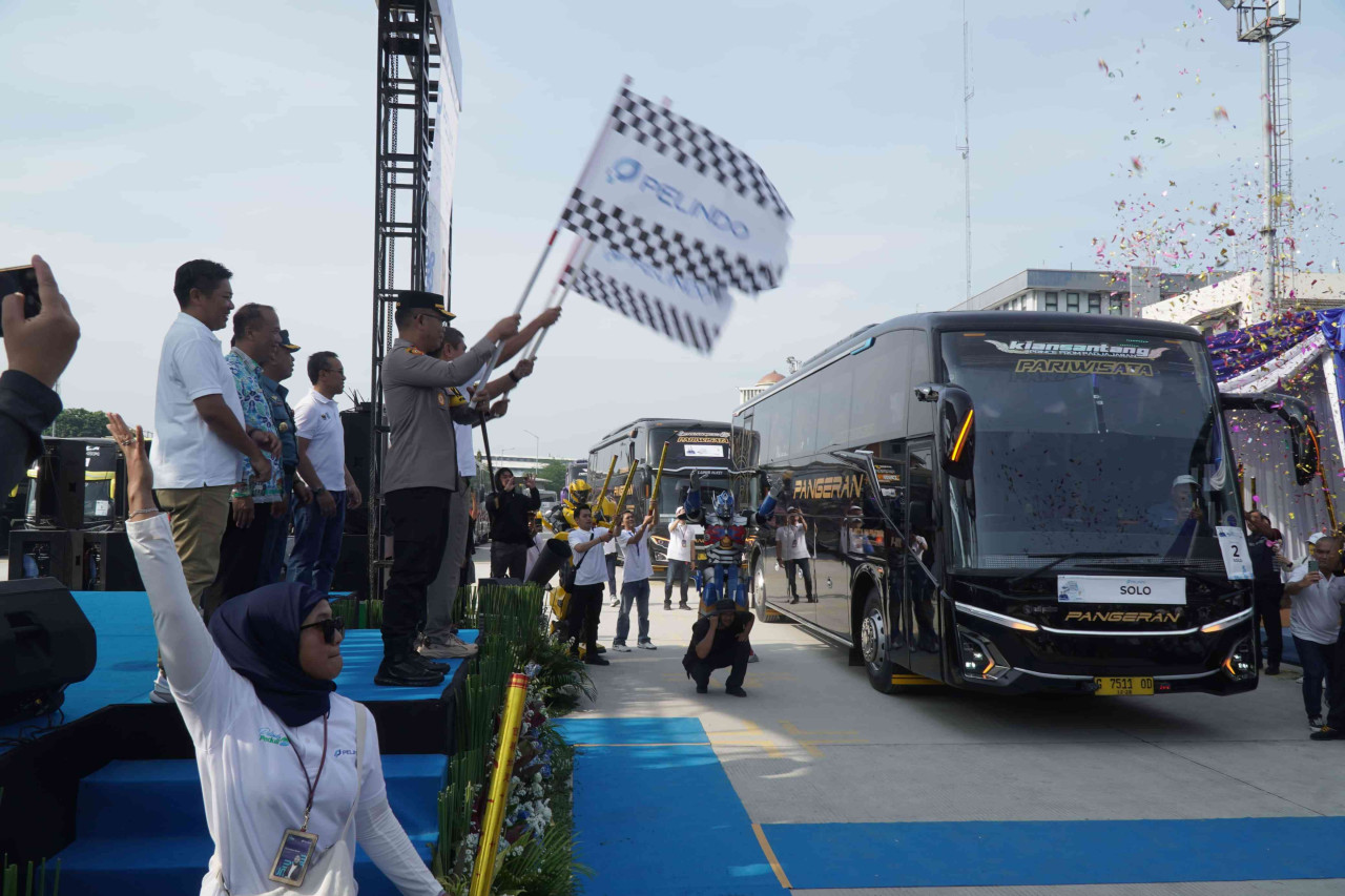 Keberangkatan bus program Mudik Bersama BUMN Pelindo. (Foto: Humas IPC TPK for jatimnow.com)