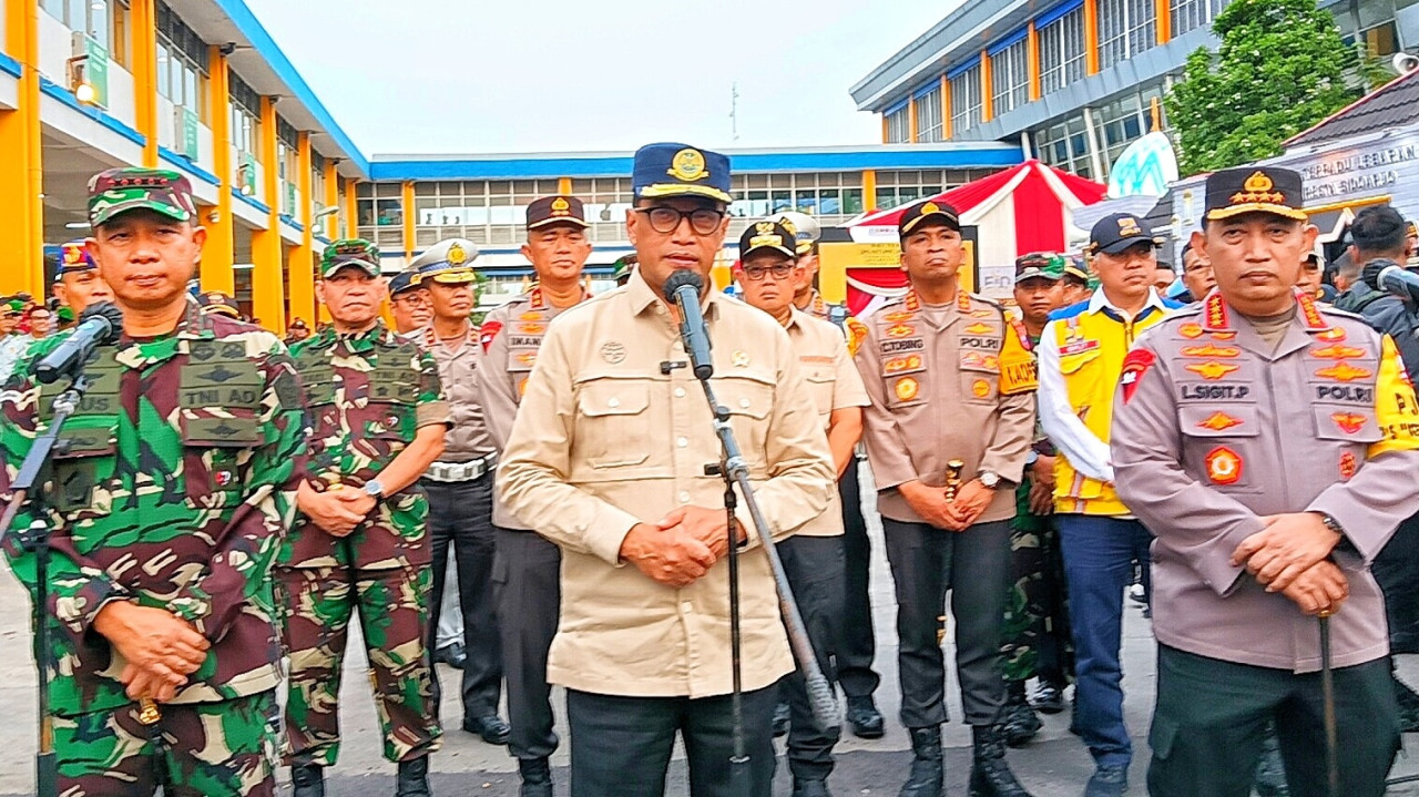 Menhub Ingatkan Petugas Terminal Purabaya Sidoarjo Selalu Cek Kondisi Bus