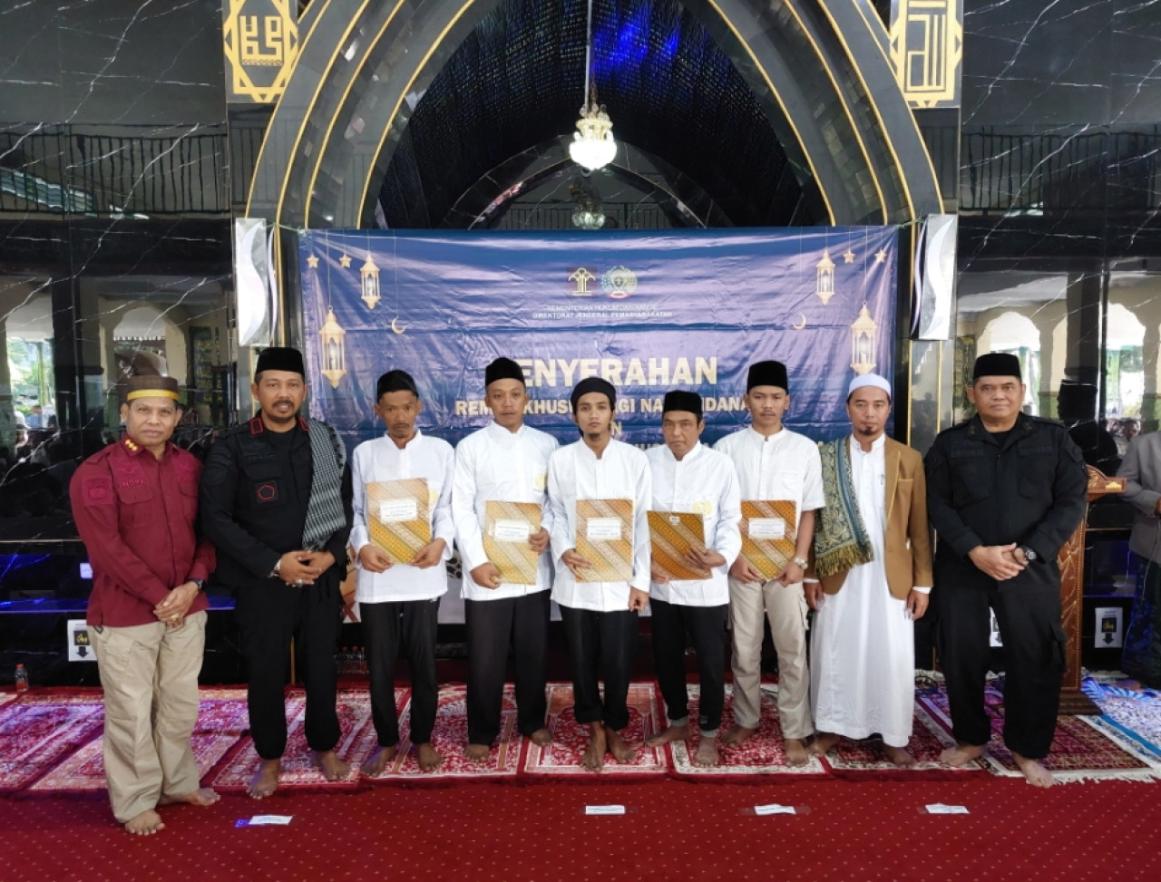 Beberapa Napi Lapas Kelas I Malang mendapatkan remisi Hari Raya Idul Fitri 1445 Hijriah. (Foto: Lapas Kelas I Malang)