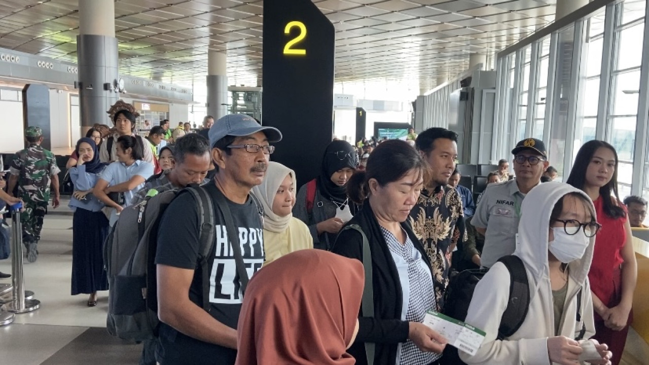Suasana penerbangan dari Bandara Dhoho Kediri. (Foto: Yanuar Dedy/jatimnow.com)