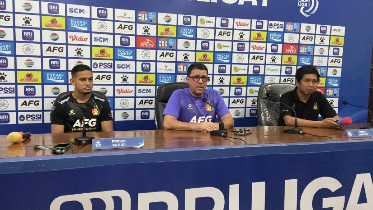 Pelatih Persik Kediri Marcelo Rospide. (Foto: Yanuar Dedy/jatimnow.com)