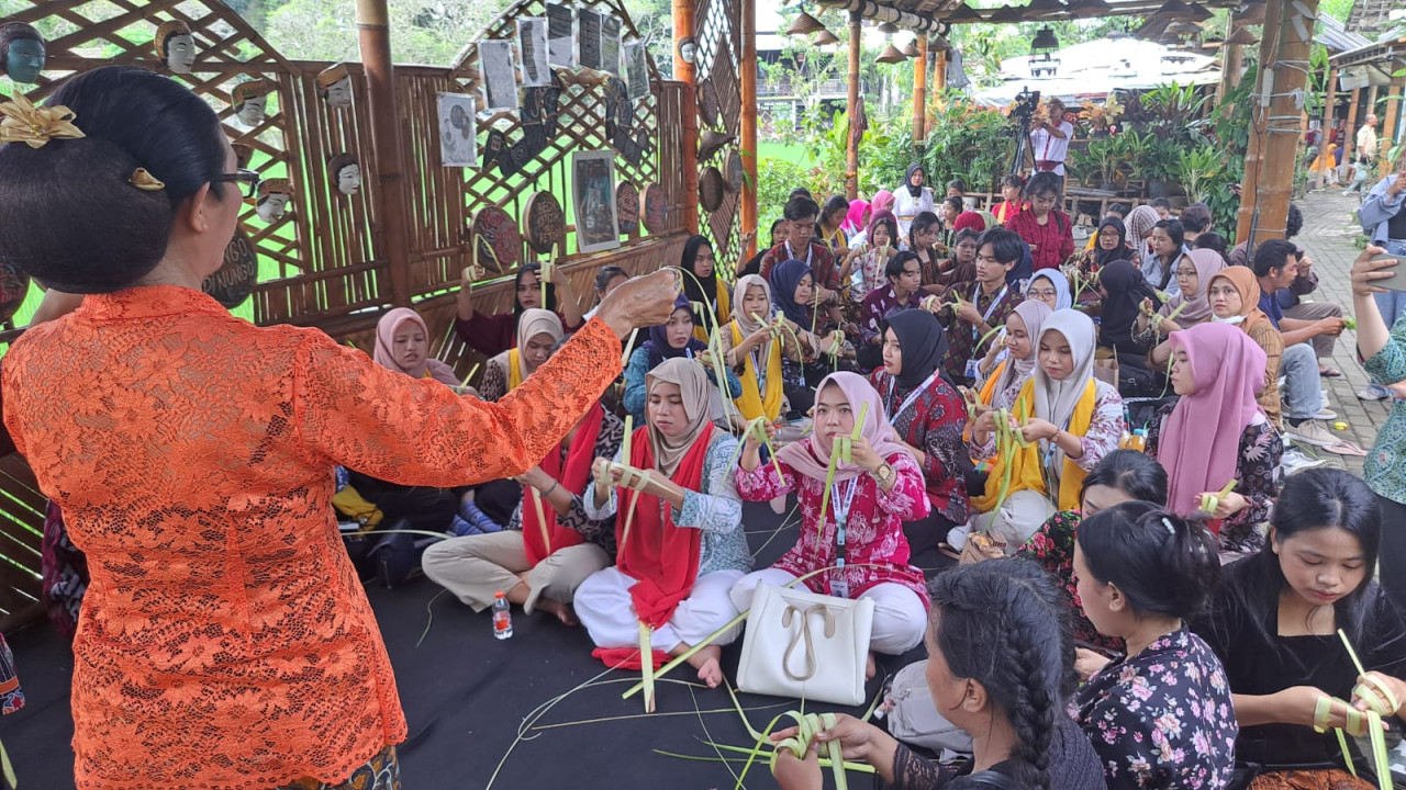 Kampung Budaya Polowijen (KBP) di Kota Malang menggelar kegiatan Riyoyo Kupatan dan Kartinian. (Foto : Isa Wahyudi for jatimnow.com)