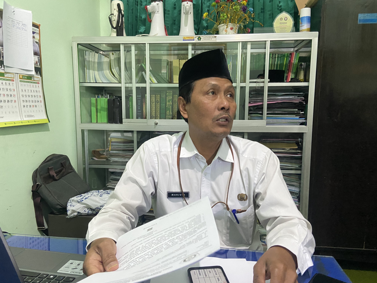 Kasie PHU Kantor Kemenag Ponorogo Marjuni (Foto: Ahmad Fauzani/jatimnow.com)