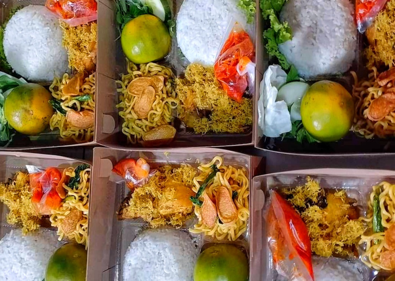 Pengusaha Nasi Kotak Berbek Waru Sidoarjo Banjir Pesanan: Berkah Ramadan