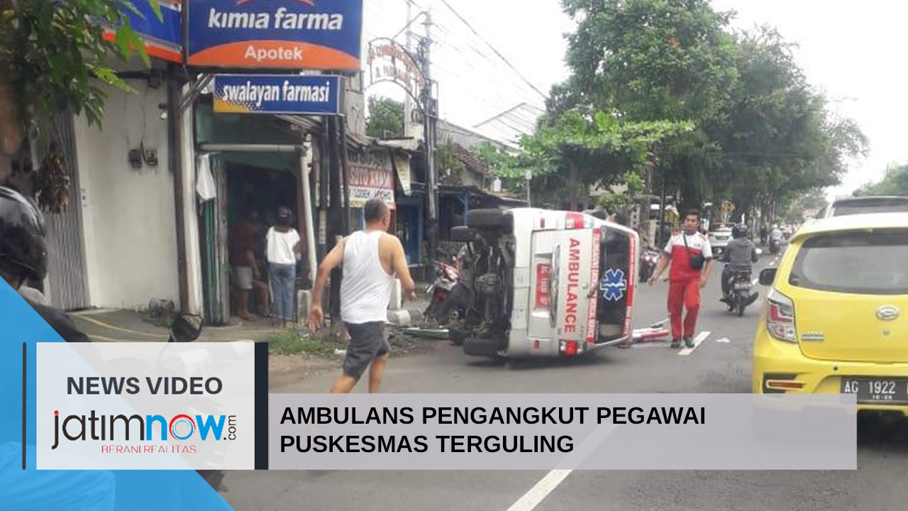 Video: Ambulans Pengangkut Pegawai Puskesmas Terguling