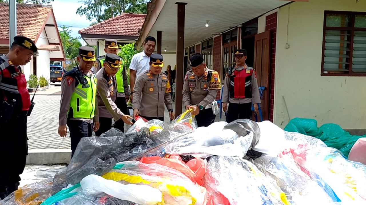 Polisi Gagalkan Penerbangan 135 Balon Udara dalam Tradisi Kupatan di Trenggalek