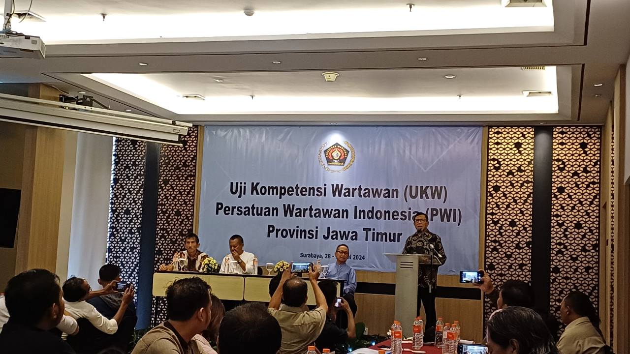 Ketua PWI Pusat, Hendry Ch Bangun saat membuka Program UKW Gratis di Jatim. (Foto : Adyad Ammy Iffansah/jatimnow.com)