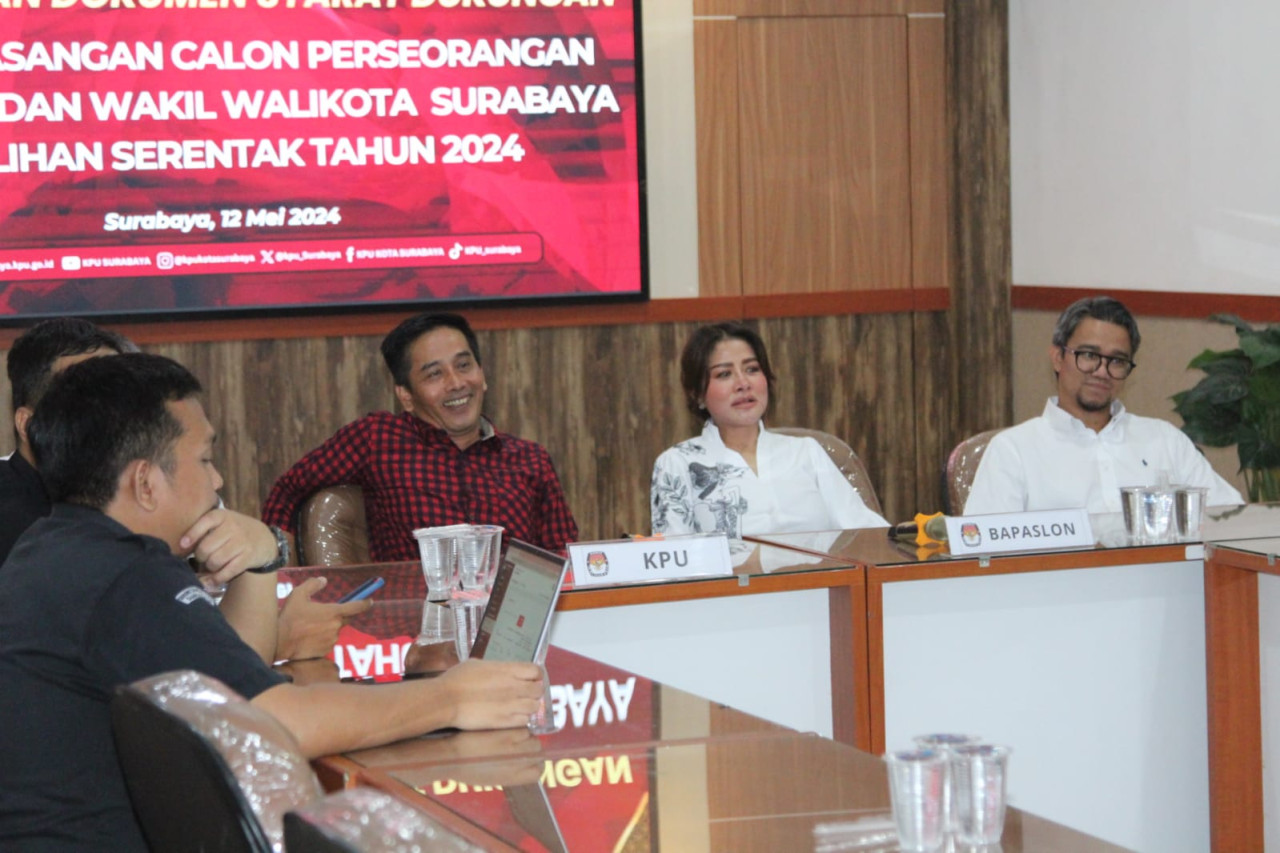 Asrilia-Satria Daftar Pilwali Surabaya Jalur Independen