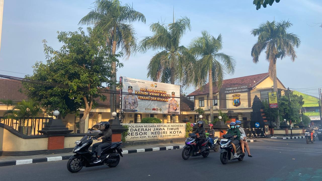 Tampak depan Polres Kediri Kota. (Foto: Yanuar Dedy/jatimnow.com)