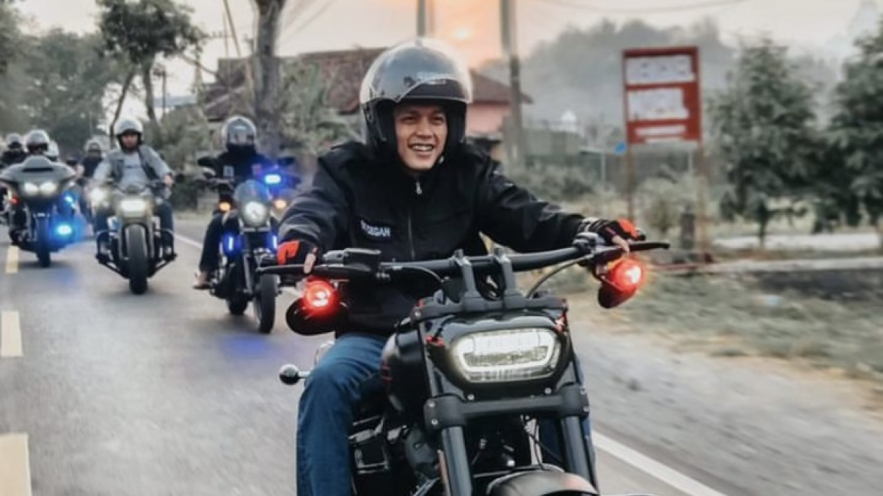 Potret Muhammad Iqdam Kholid atau Gus Iqdam. (Instagram @iqdammuhammad_)