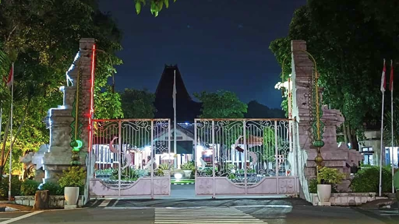 Suasana rumdin Bupati Sidoarjo Gus Muhdlor. (Foto: Ahaddiini HM/jatimnow.com)