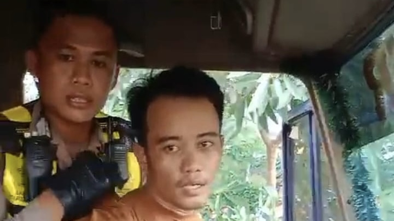 Nur Arifin saat berhasil diamankan petugas. (Foto: Polresta Sidoarjo/jatimnow.com)