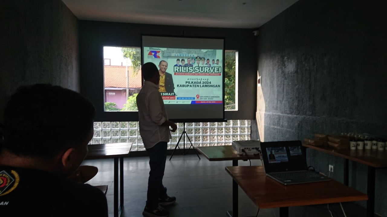 Rilis survei ARCI terkait Pilkada Lamongan 2024. (Foto : Adyad Ammy Iffansah/jatimnow.com)