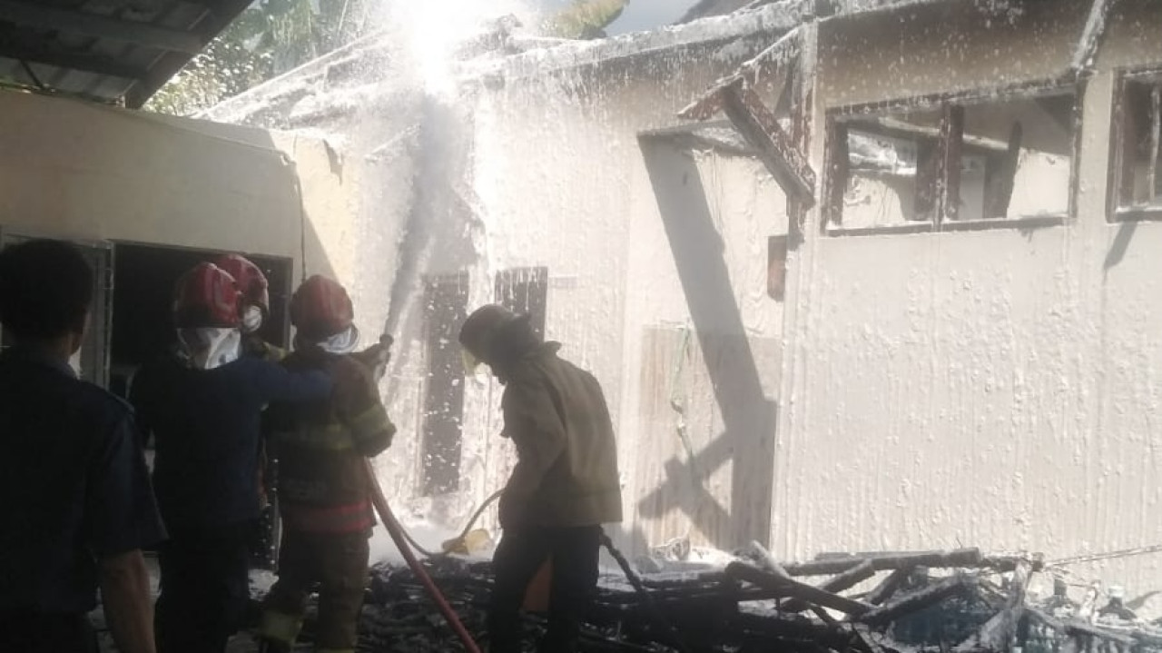 Gudang Arsip Bank BTPN Bojonegoro Terbakar