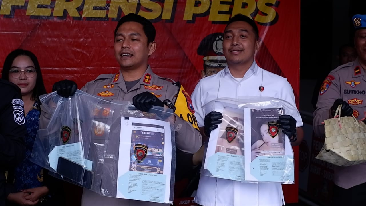 Kapolres Tulungagung, AKBP Teuku Arsya Khadafi saat memberikan keterangan pers. (Foto: Bramanta Pamungkas/jatimnow.com)