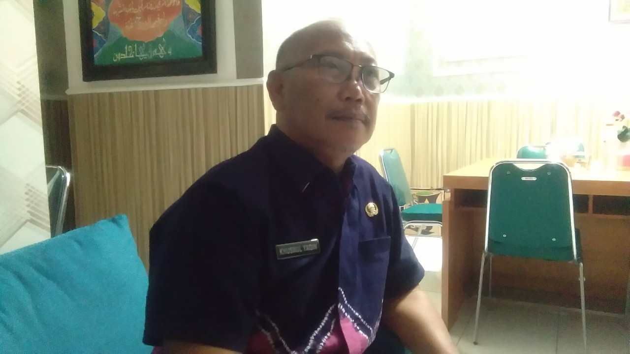 Khusnul Yakin, Ketua BPKAD Lamongan yang mengurus berkas pensiun dini. (Foto: Adyad Ammy Iffansah/jatimnow.com)