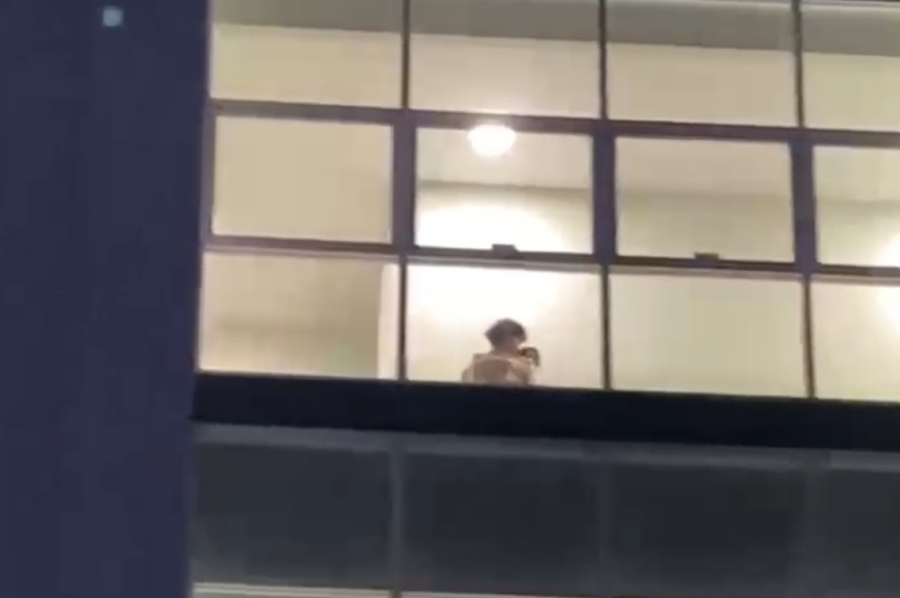 Video viral sejoli bercumbu di kampus UINSA. (Foto: tangkapan layar)