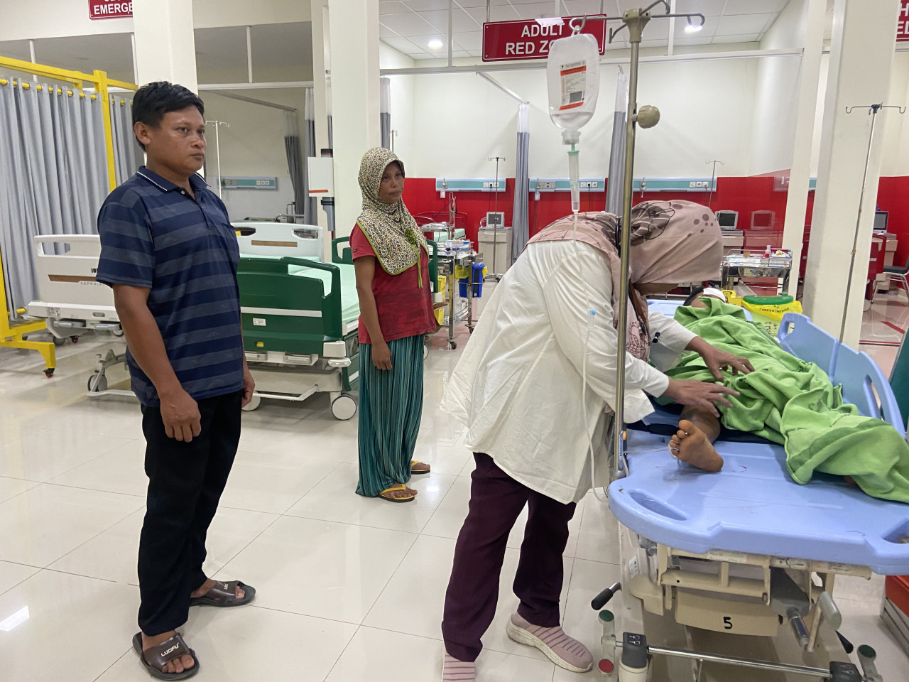Korban saat dirawat di rumah sakit. (Foto: Ahmad Fauzani/jatimnow.com)