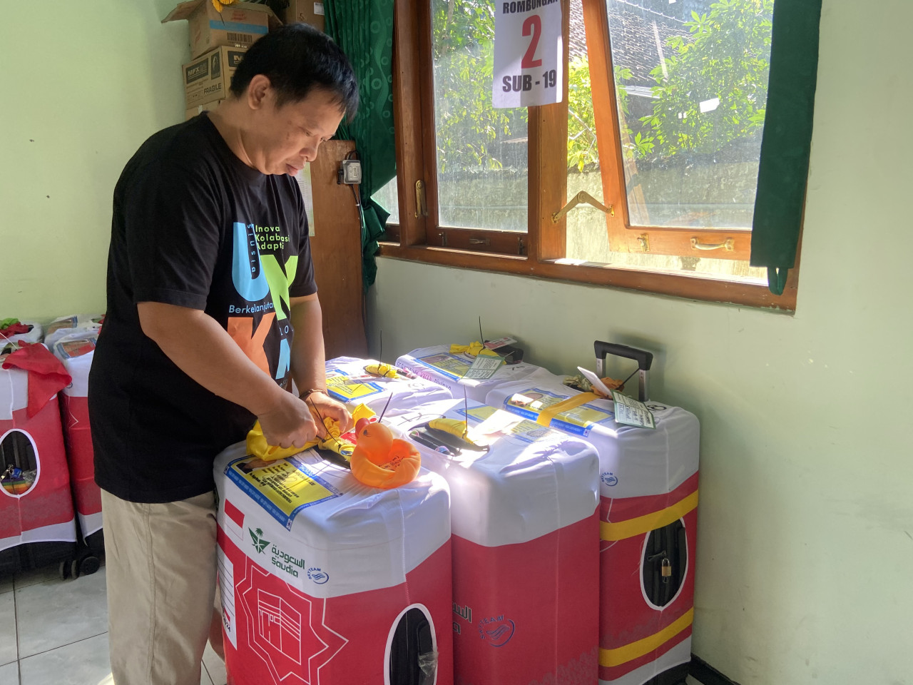 Penanda Unik Koper Jamaah Haji Ponorogo, Cangkir Hingga Mainan Bebek