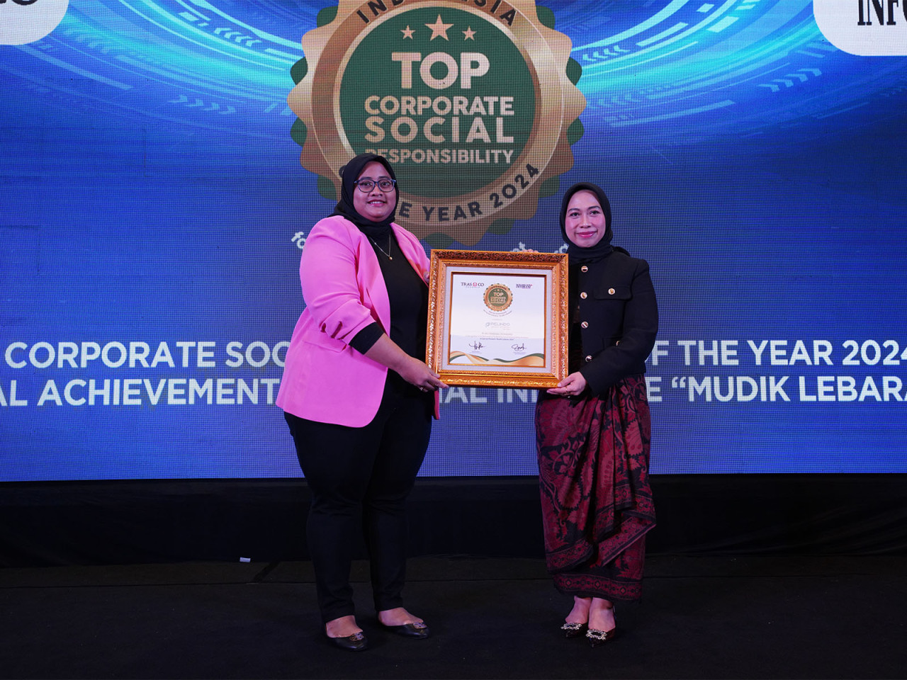 penghargaan Special Achievement for Social Initiative atas penyelenggaraan Aksi Tanggung Jawab Sosial Lingkungan diberikan kepada IPC TPK.