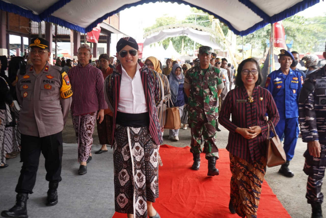Mas Ipin Hadiri Upacara Adat Larung Sembonyo, Ini Pesannya untuk Nelayan