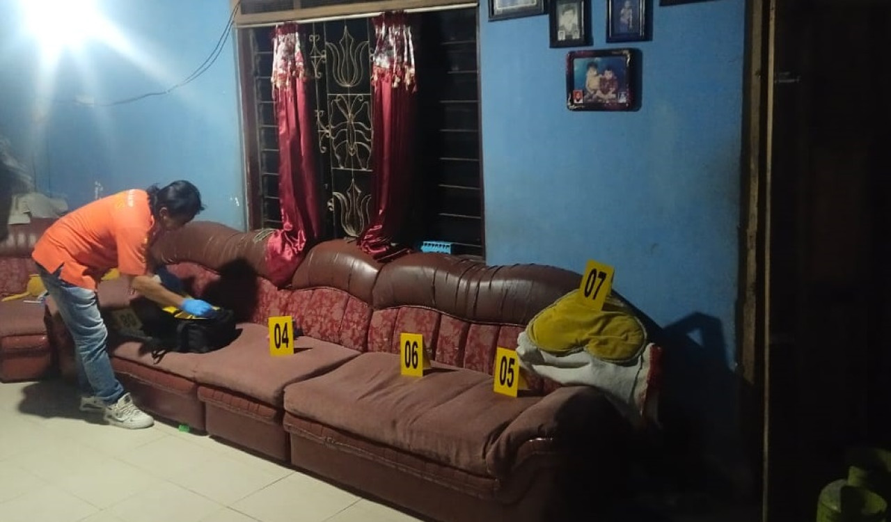 Polisi saat melakukan olah TKP di lokasi kejadian. (Foto: Polres Tulungagung)