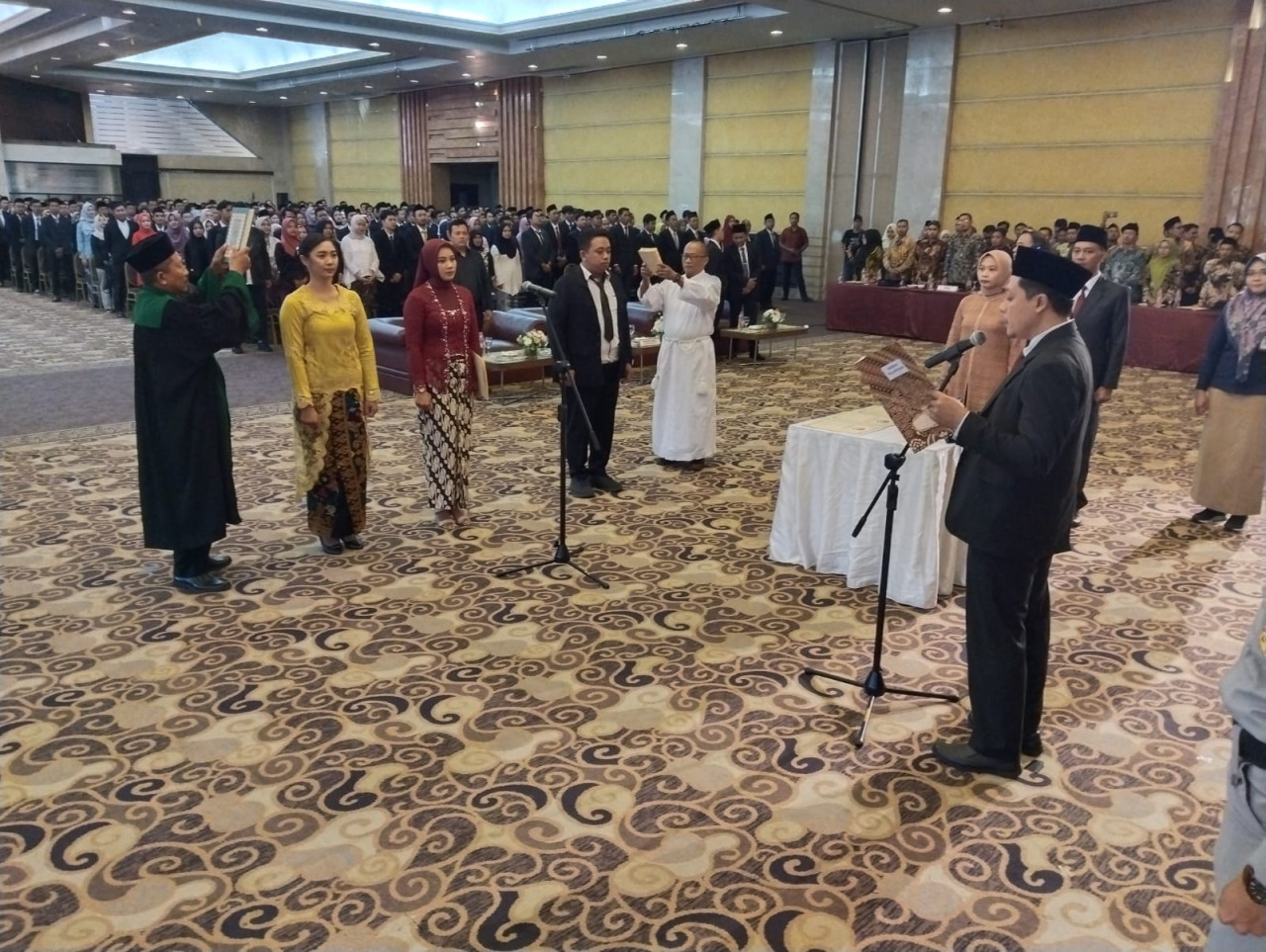 Prosesi pelantikan anggota PPS di Tulungagung. (Foto: Bramanta Pamungkas/jatimnow.com)