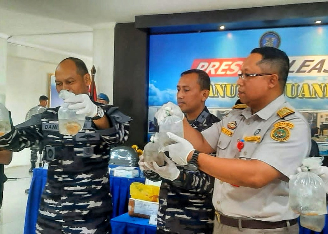 Penggagalan upaya penyelundupan Terumbu Karang yang dilindungi ke Malaysia melalui Batam.